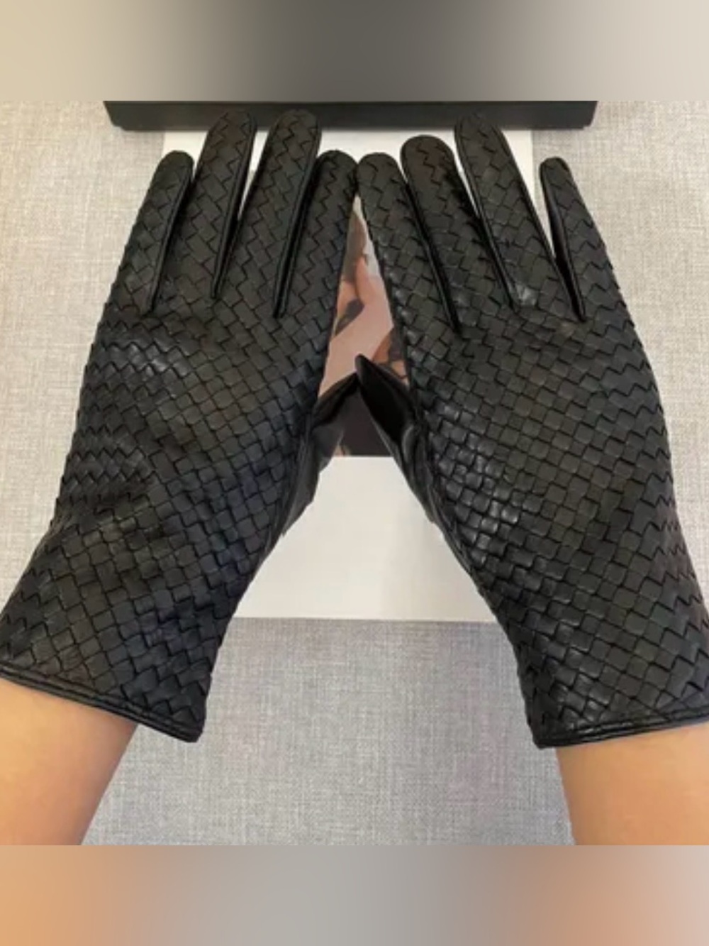 Bottega Veneta Intrecciato Leather Gloves - Black